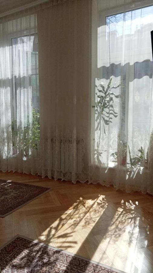 Світла Затишна Квартира В Центрі Біля Оперного Театру З Балконом, Який Виходить У Тихий Львівський Дворик Exterior foto